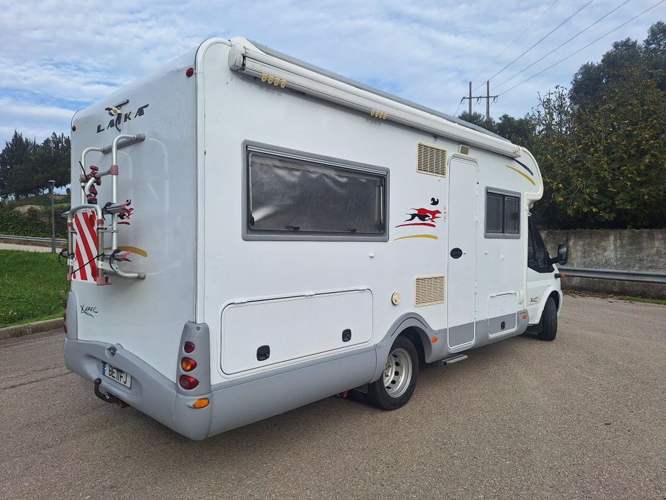 Autocaravana Laika Ford Transit – Pronta para Aventuras!