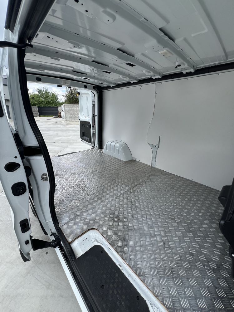 Renault Trafic 2020 рік 2,0