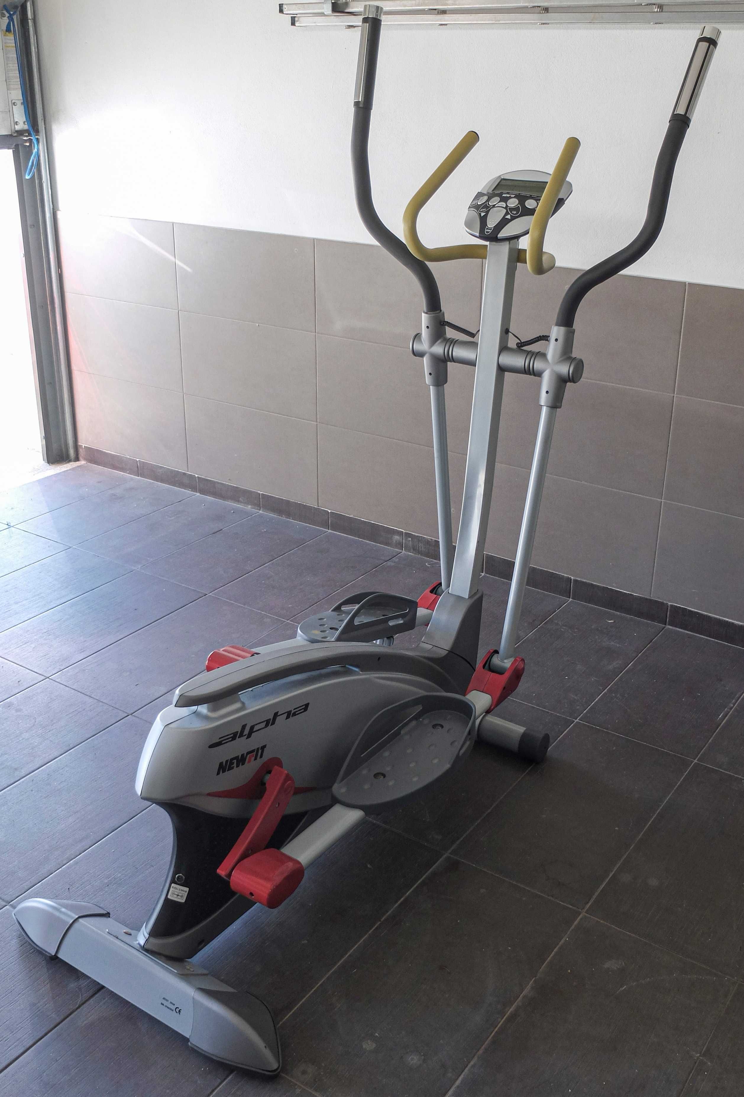 Bicicleta eliptica Alpha Newfit JZ237. Em muito bom estado.