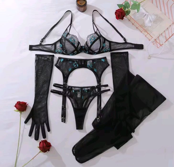 Еротичний комплект білизни.