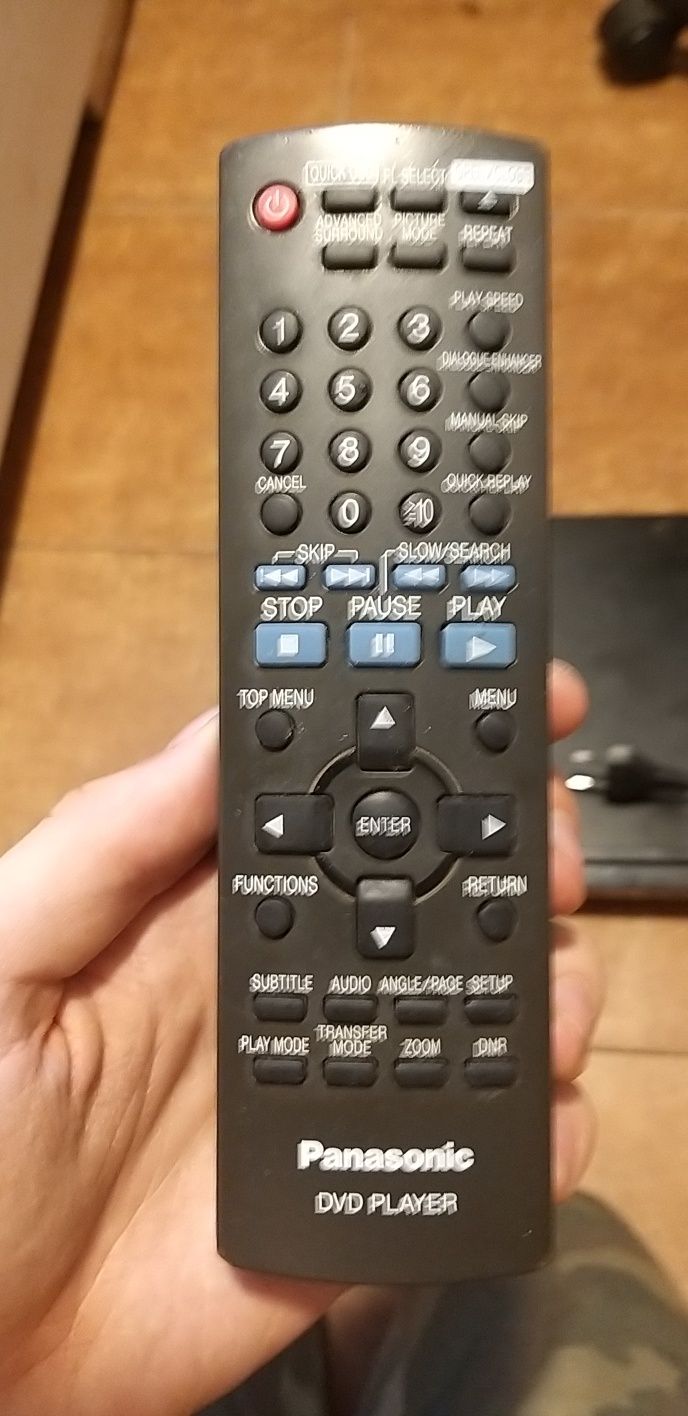 Odtwarzacz dvd z pilotem