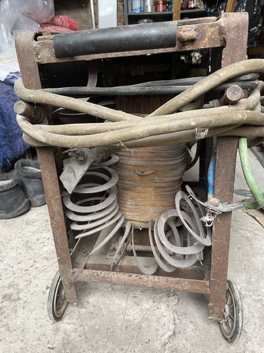 Зварювальний апарат траніорматорний