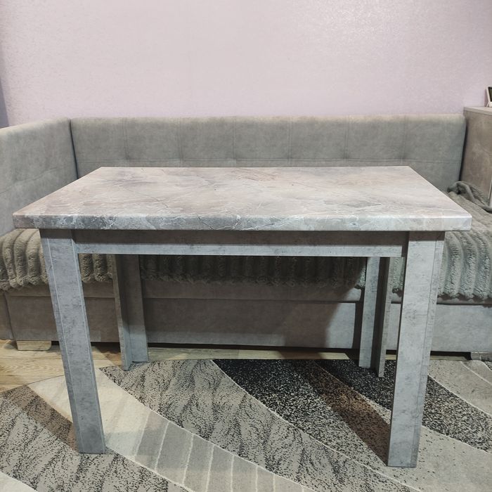 Продам кухонний стіл