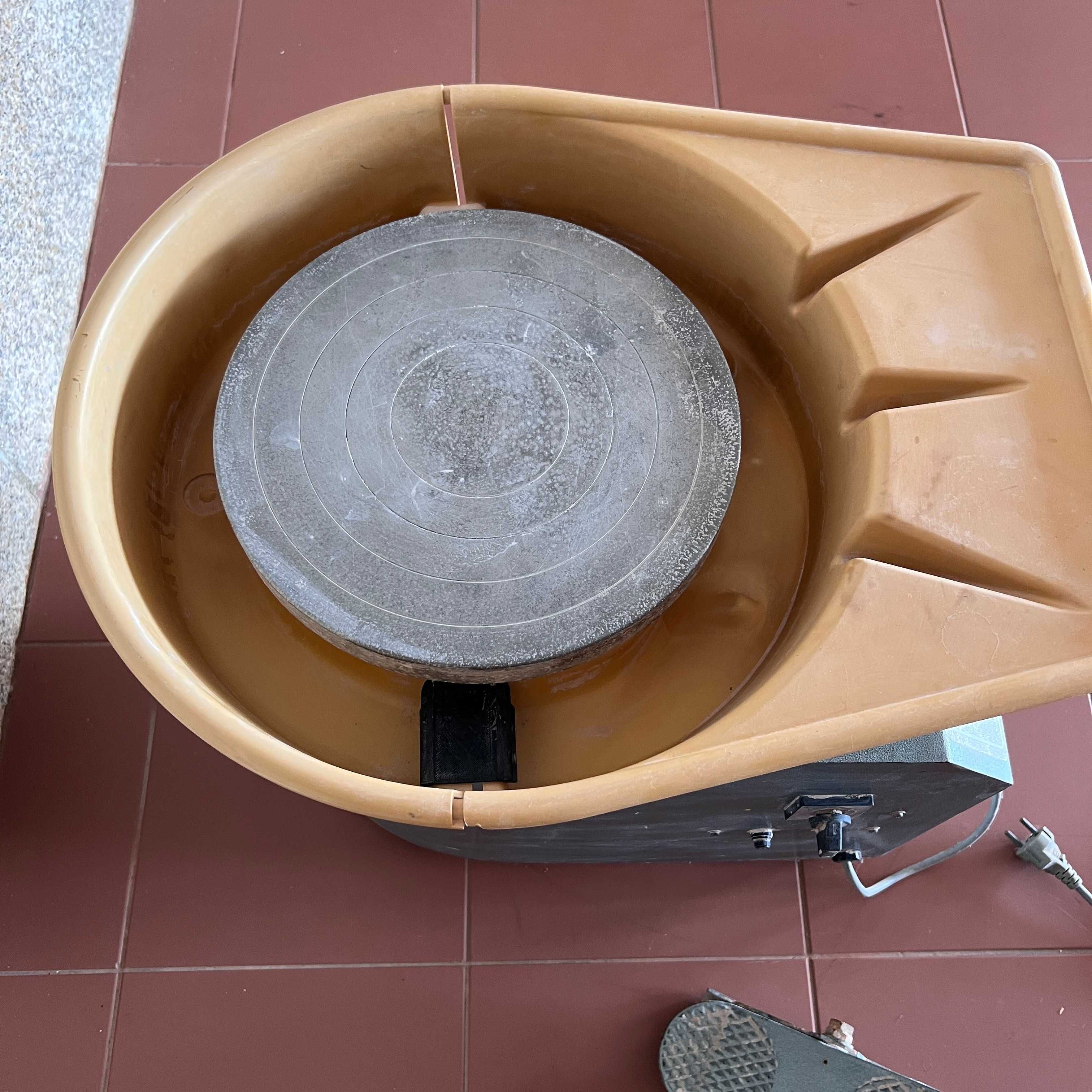 Torno de Cerâmica SHIMPO 21 – Profissional, robusto, usado