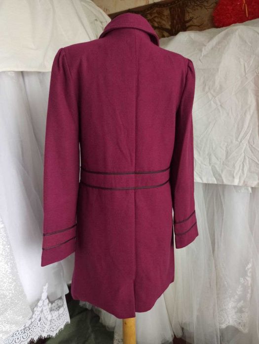 Пальто новое  прямого силуэта 44-46 р.