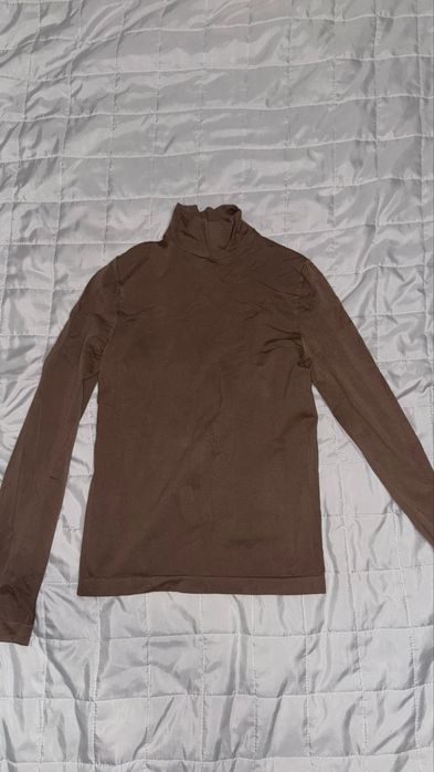 Водолазка шоколадного кольору, розмір С-М