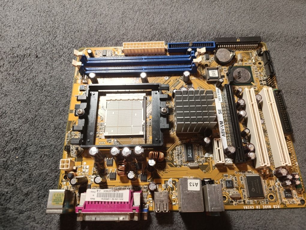Płyta główna do PC Asus A8V-VM SE, socket 939.