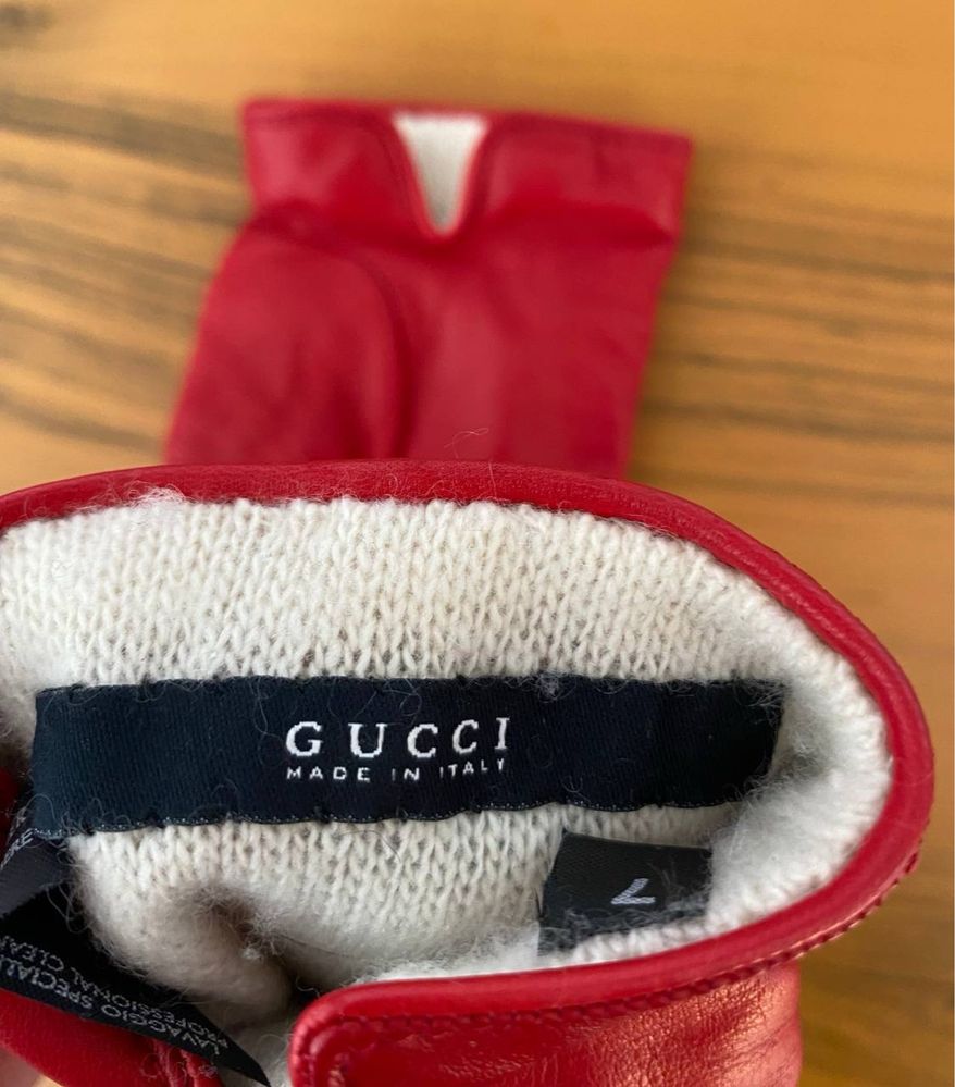 жіночі червоні шкіряні рукавиці Gucci.