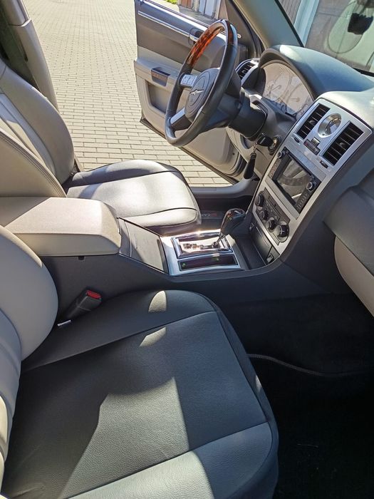Chrysler 300C Touring 2008 3.5 V6 249KM
