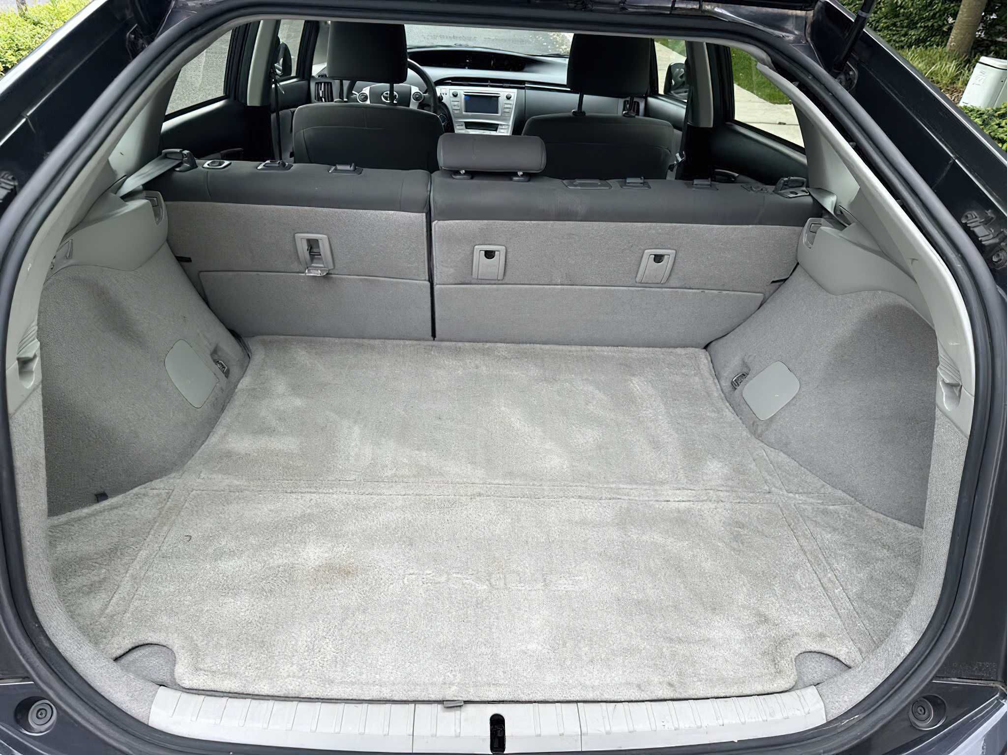 Toyota Prius One 2014