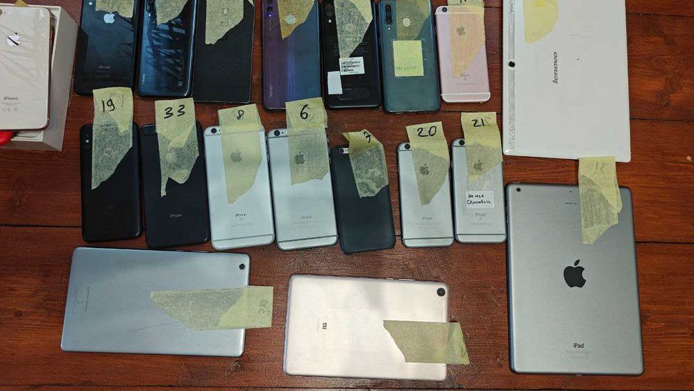 Продам лот телефоні планшетів або поштучно