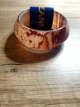 Pulseira castanha da marca Seanna