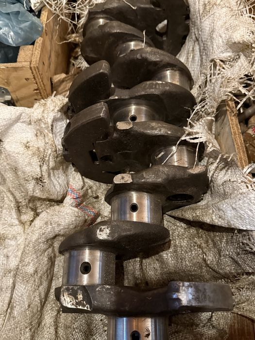 Продам колінвал т-40 і інші запчастини до тракторів