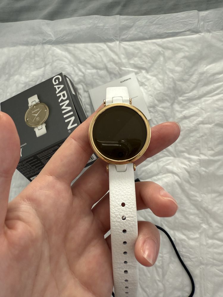 Годинник Garmin Lily (білий з золотом)