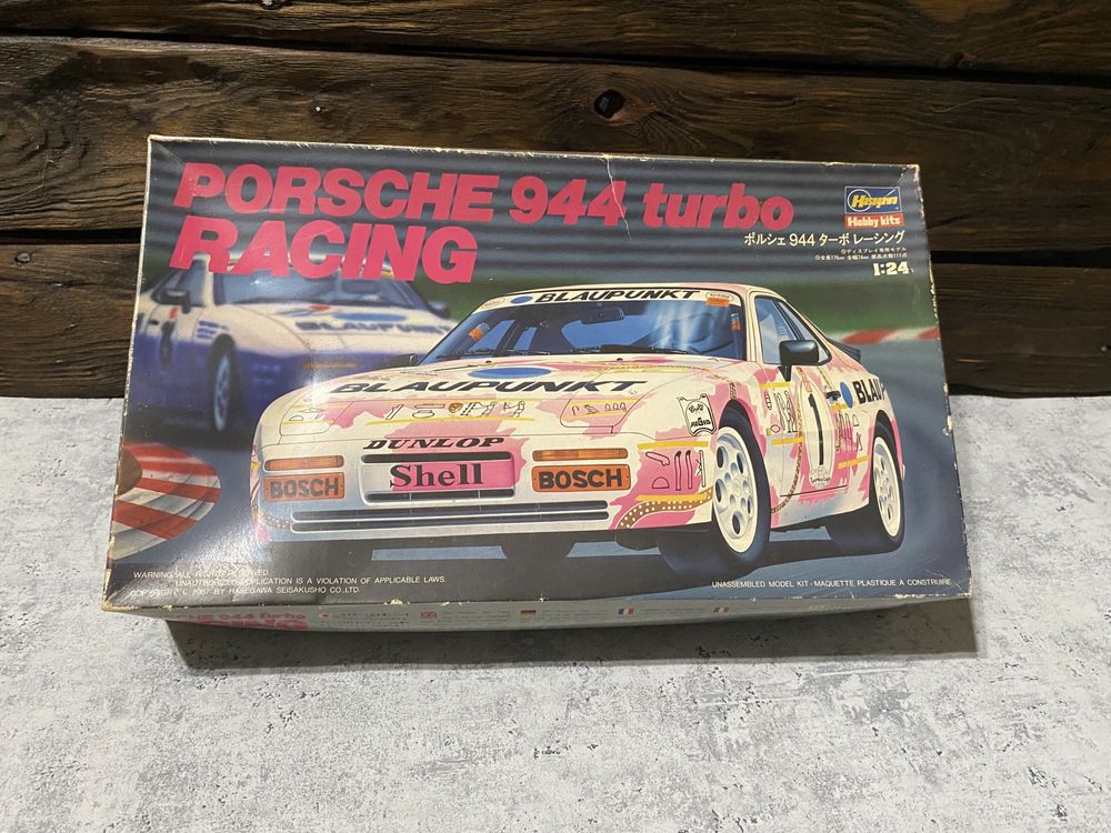 Model plastikowy 1/24 do złożenia Porsche 944 Turbo Racing