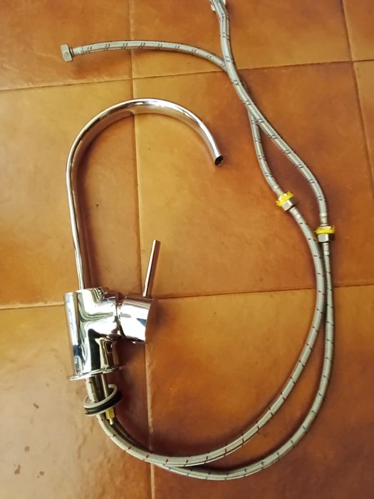 Продам смеситель для кухни.