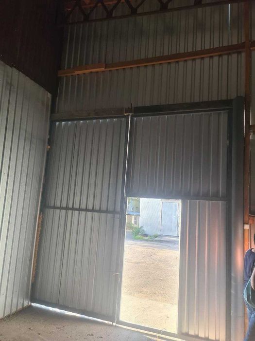 Здається склад 565 м2. Власник