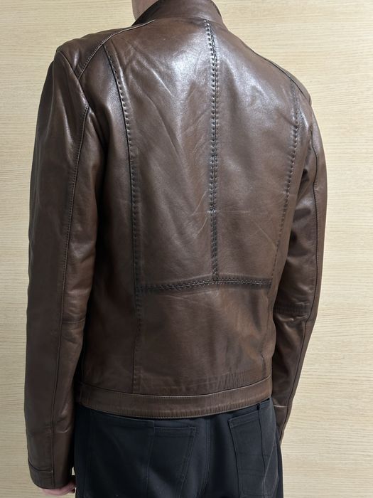 Продається шкіряна чоловіча куртка