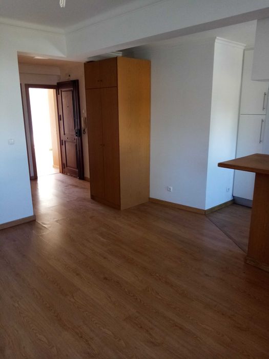 Arrendo T2 em Oeiras, óptima localização