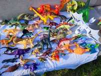 Sprzedam dinozaury zabawki