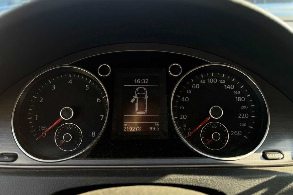 Volkswagen Passat 2011