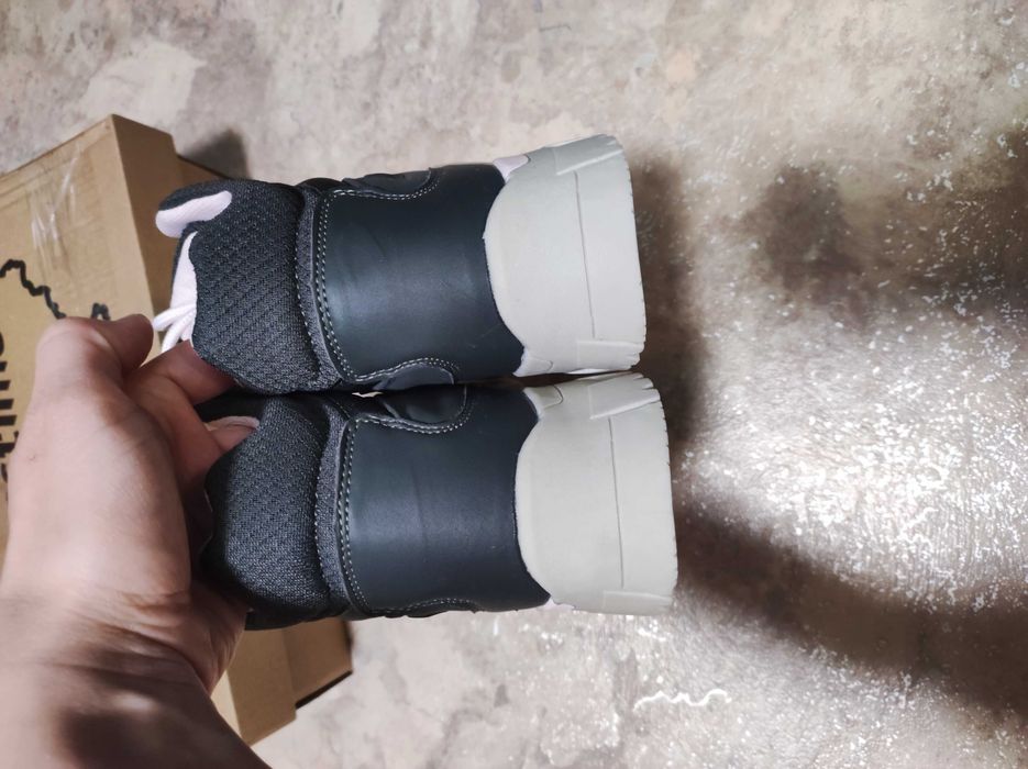 Демисезонные фирменные ботинки кроссовки Restime 37р