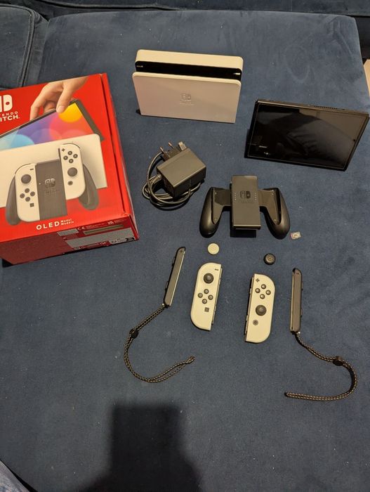 Nintendo Switch Oled biała, etui, karta pamięci