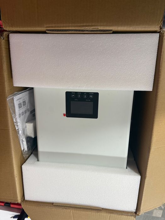 Гібридний інвертор LUXPOWER SNA6000