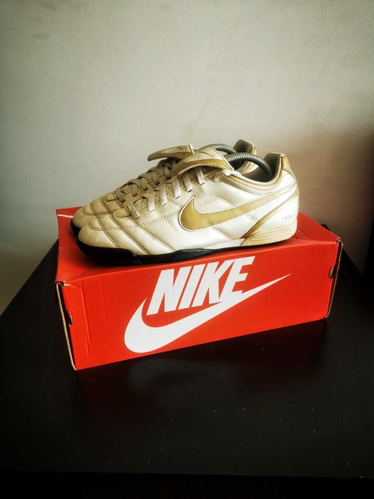 Nike Tiempo a magia de Ronaldinho Gaucho nos pés