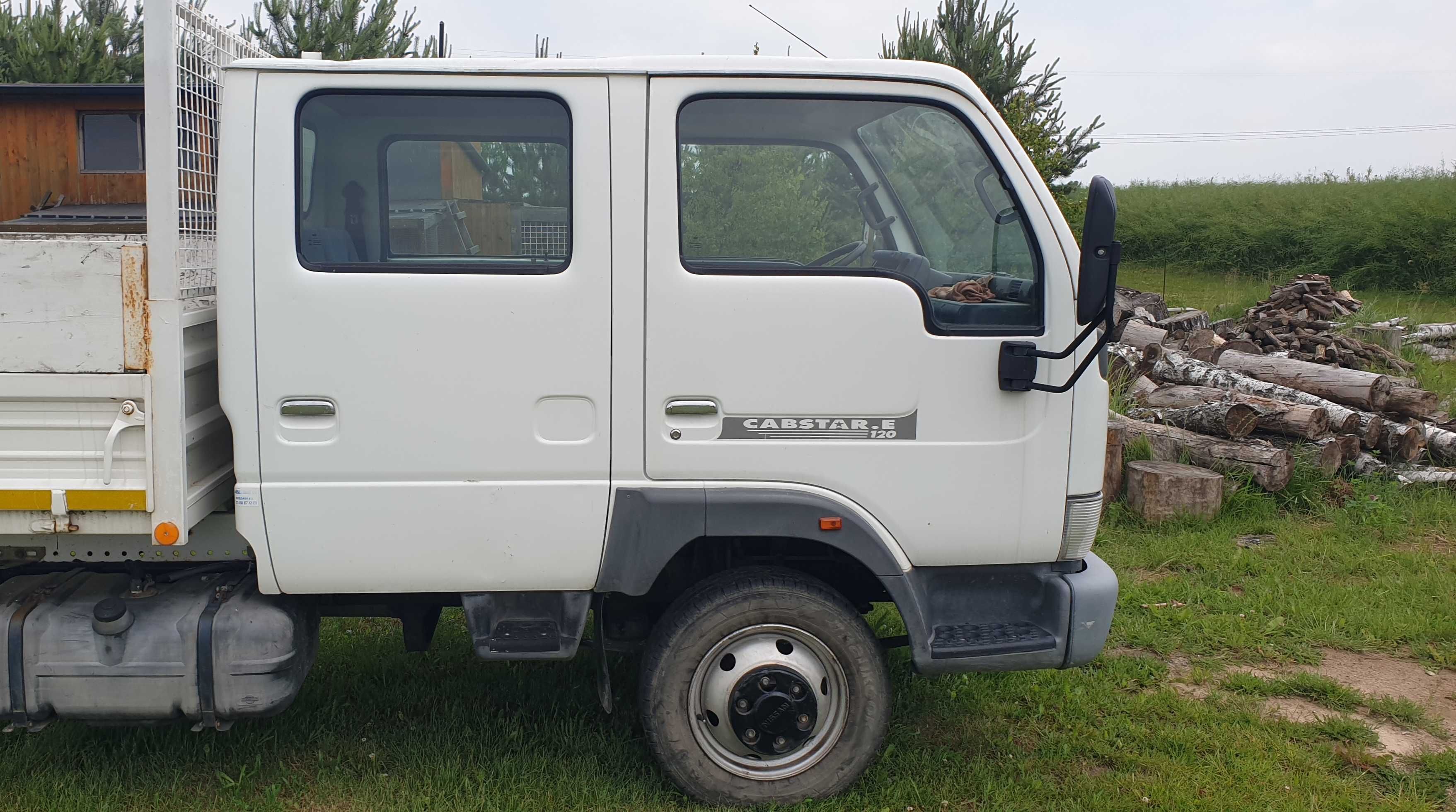 Nissan Cabstar wywrotka 6 osobowa