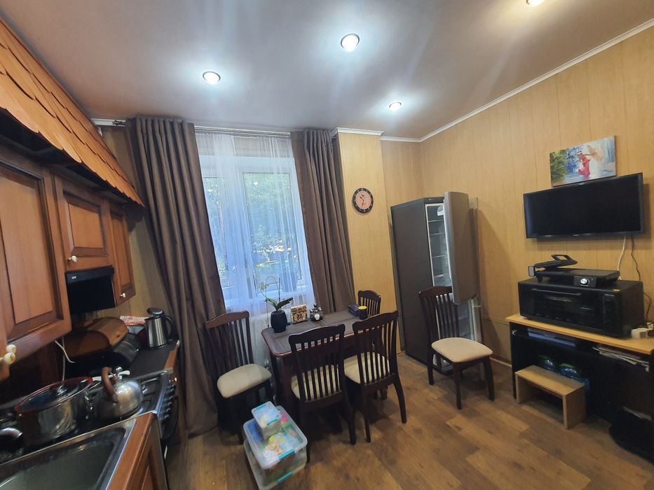 Продам 3к кв  80м2 вул Соц.містечко гарна локація 100м Київський Шлях