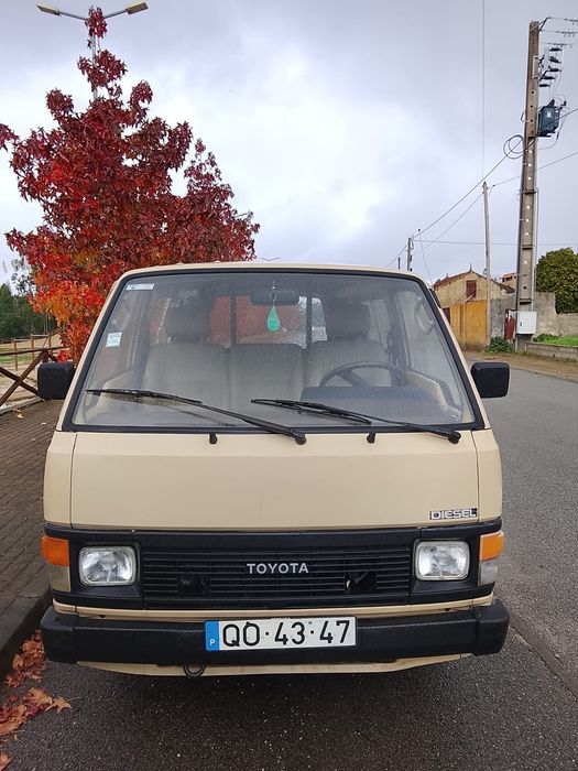 Toyota hiace 6 lugares mista