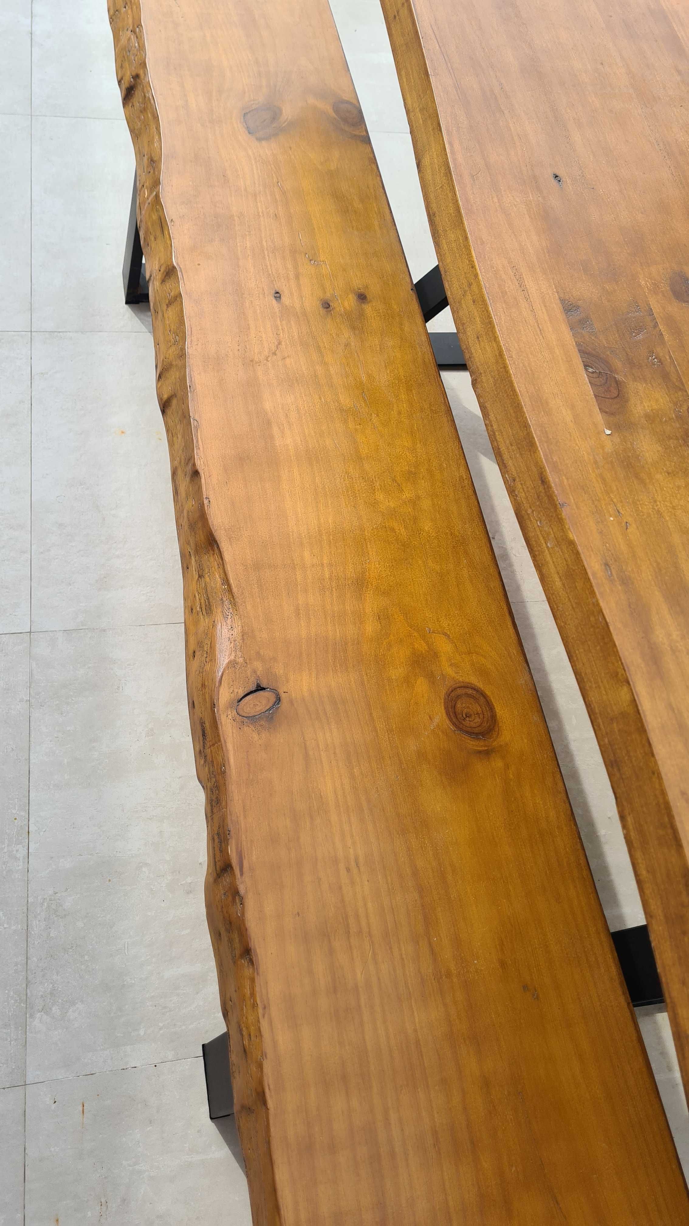 Conjunto: Mesa e banco em madeira, feitos à mão + 4 cadeiras