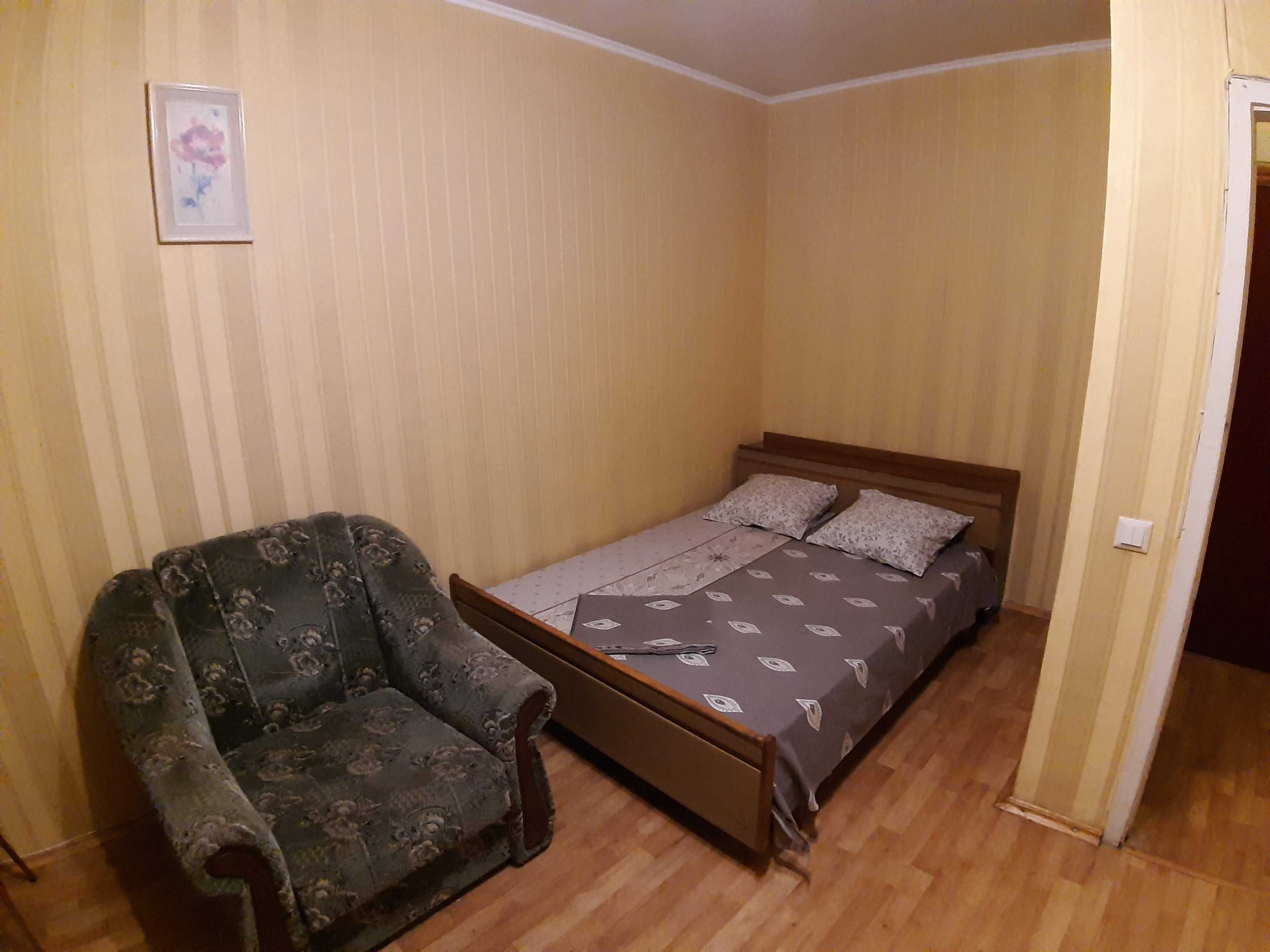 Подобово 1к квартира.  Троєщенський ринок.