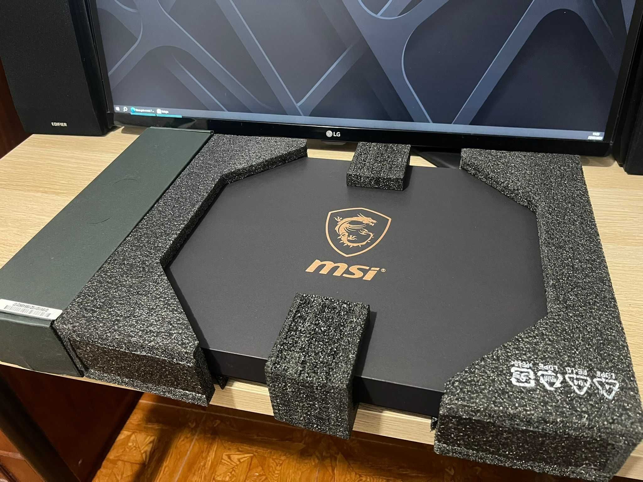 Portatil Gaming MSI Stealth Core i7 -32GB -1TB SSD -144Hz -RTX2060