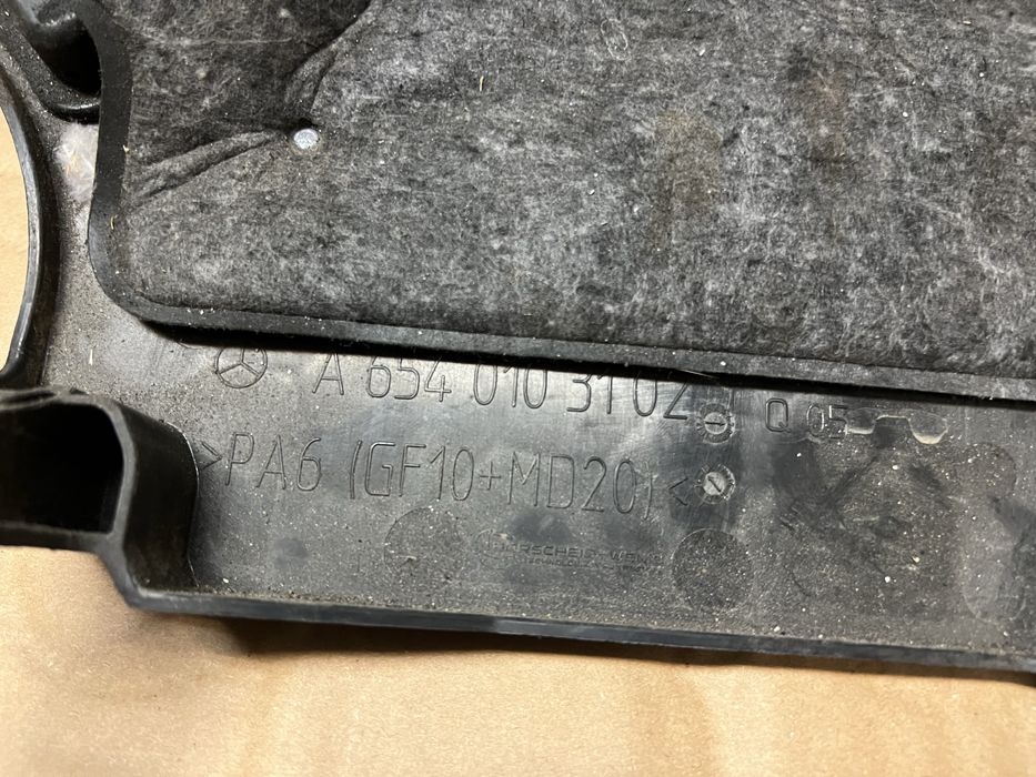 Osłona silnika Rezonator powietrza w205 w213 c klasa A654