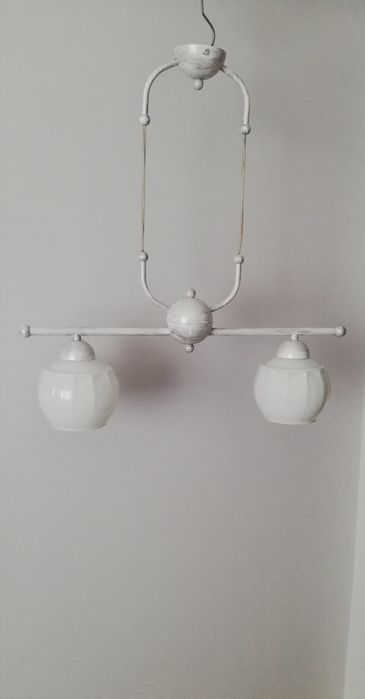 Żyrandol szaro-bialy