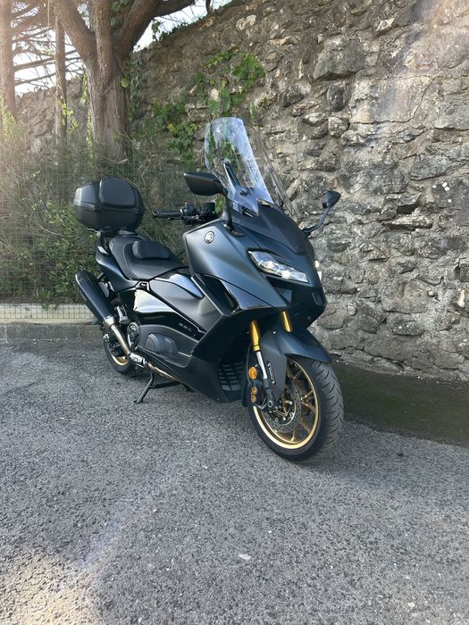 Com apenas 300 kms - T-Max 560 Tech Max