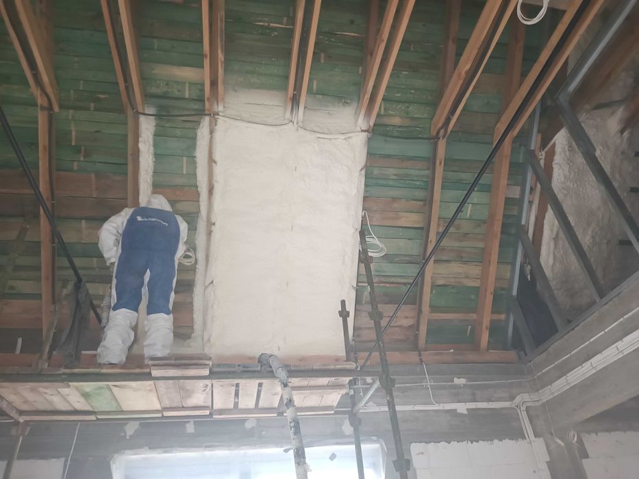 Ocieplenia piana pur ocieplanie pianka poddaszy i izolacje