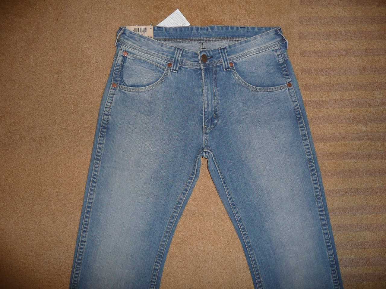 NOWE spodnie dżinsy WRANGLER W30/L32=41/108cm