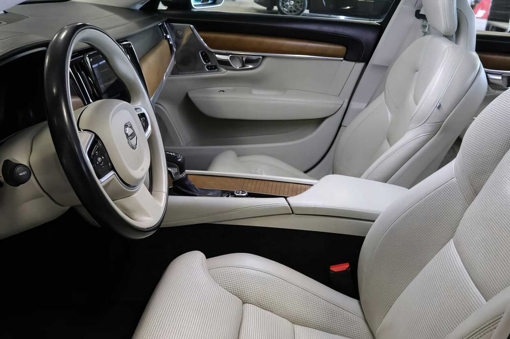 Volvo S90      2018