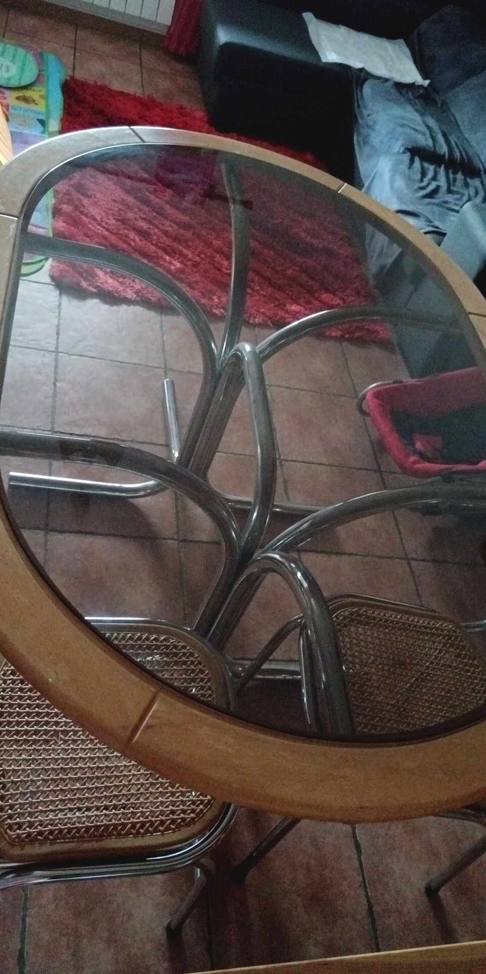 Mesa com 6 cadeiras