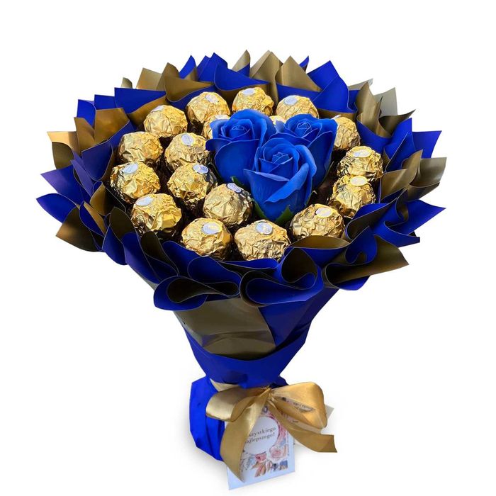 Bukiet ze słodyczy Ferrero Rocher i róże. Prezent na urodziny, ślub
