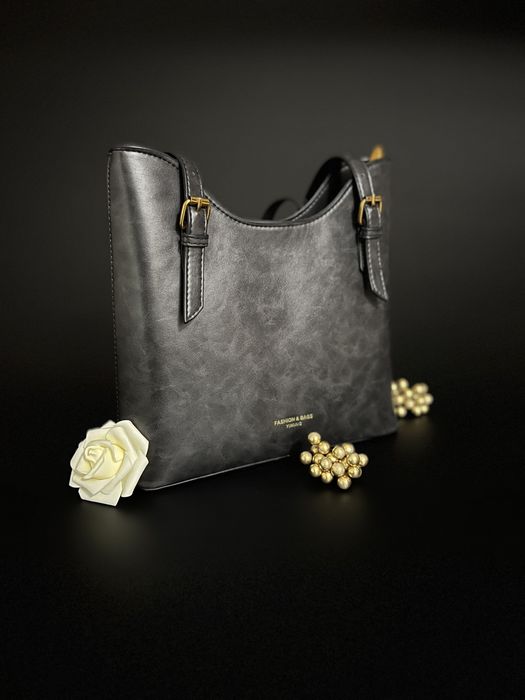 Жіноча сумка / містка сумка / сумка на плече / шкіряна сумка