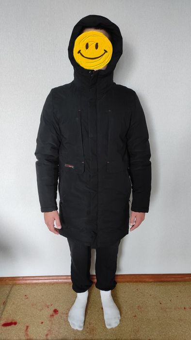 Зимова куртка, дуже тепла.