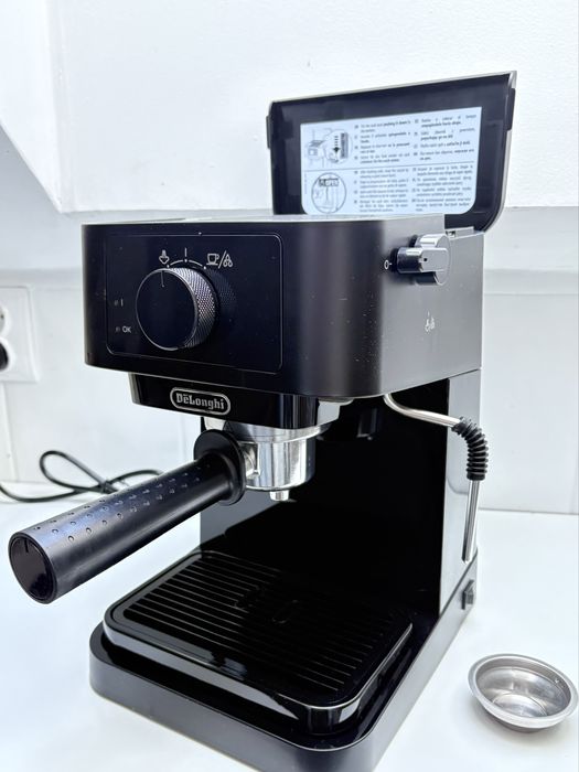 Ekspres ciśnieniowy kolbowy DeLonghi EC 230.BK