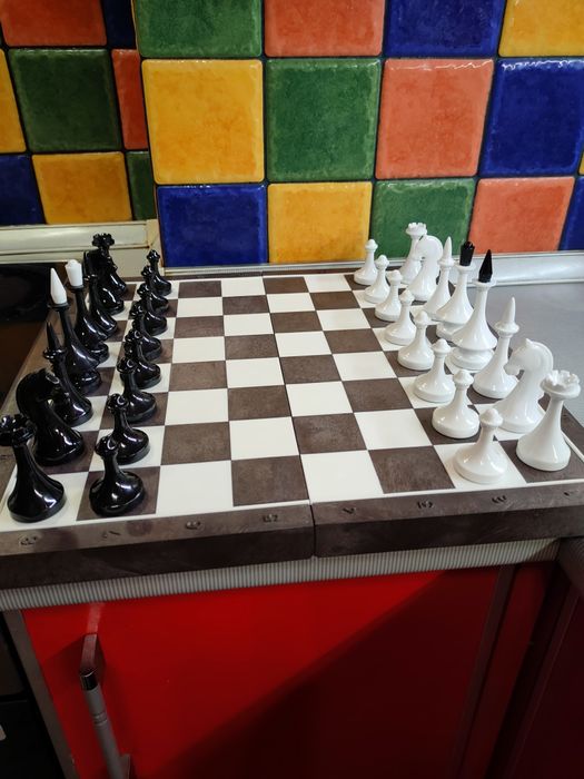 Коробка родная упаковочная, пластиковые шахматы в Новом состоянии.