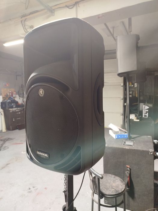 Coluna amplificada Mackie srm450