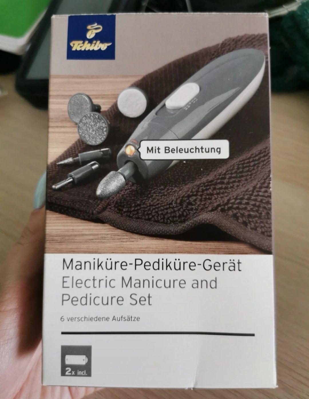 Urządzenie do manicure i pedicure