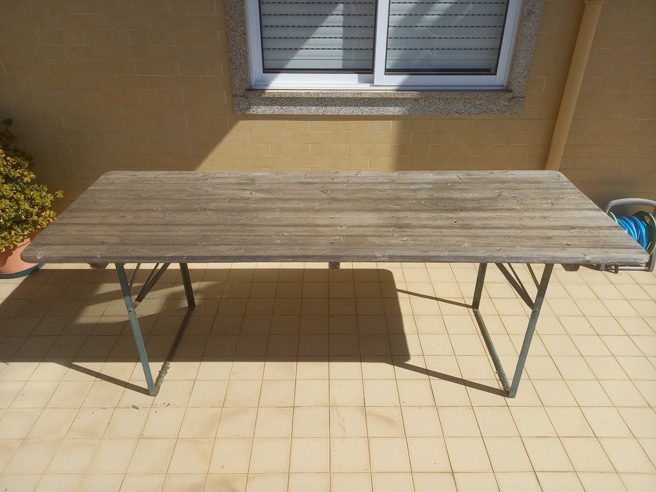 Mesa com 2 Bancos Corridos (ideal para exterior - jardins ou terraços)